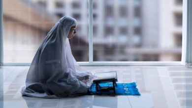 أَمْ خُلِقُوا مِنْ غَيْرِ شَيْءٍ أَمْ هُمُ الْخَالِقُونَ
